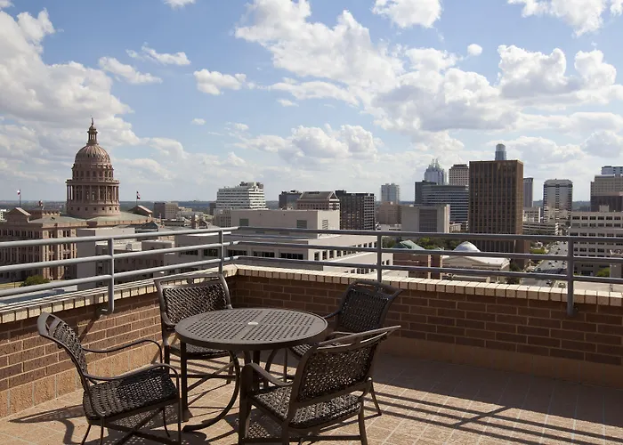 Doubletree Suites By Hilton Austin Downtown Capitol