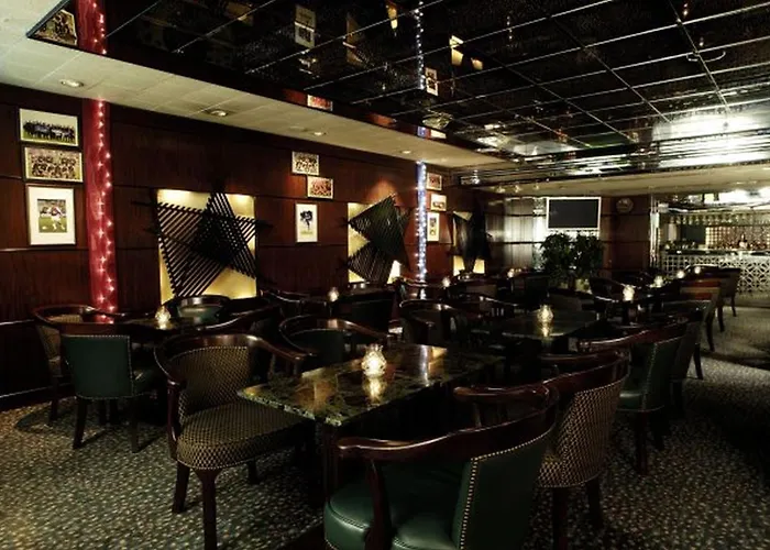 Pet Friendly hotel: Metropark Hotel Kowloon