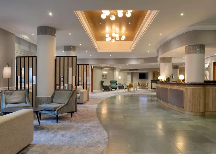 Hotel with pool: Hilton Nottingham Hotel