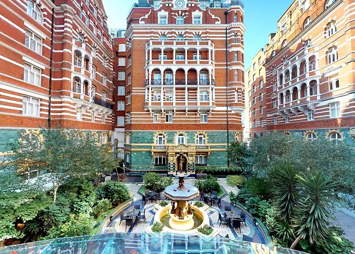 Hotel boutique: St. James' Court, A Taj Hotel, London