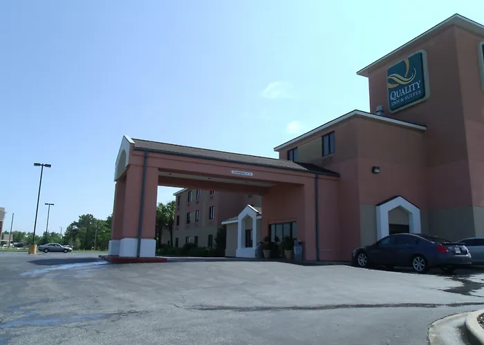 Hotels Close to Airport Quality Inn & Suites Lake Charles South