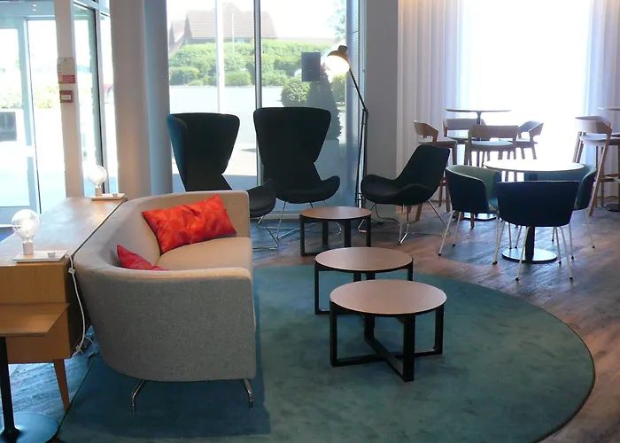 Holiday Inn Express Kassam Stadium By Ihg