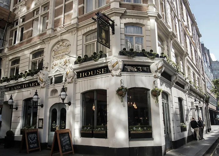 Family Hotel: The Sanctuary House Hotel