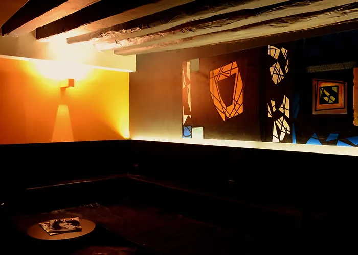 Boutique hotel only: Charming House Dd724