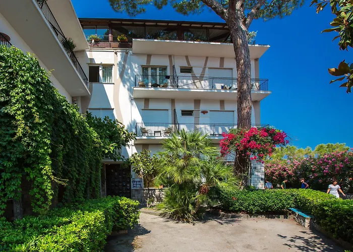 Hotel with view: Hotel Le Axidie