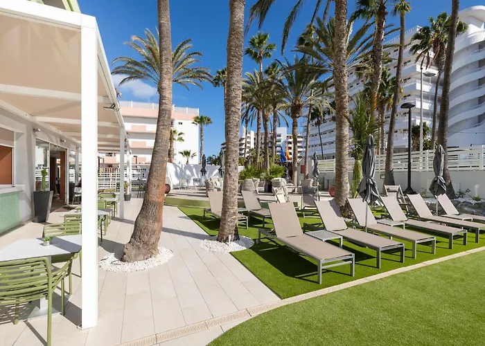 Livvo Anamar Suites