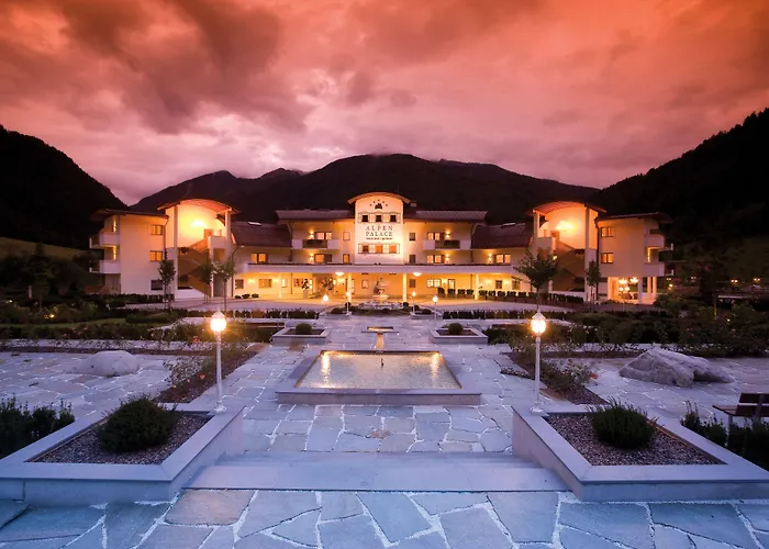  Alpenpalace Luxury Hideaway & Spa Retreat