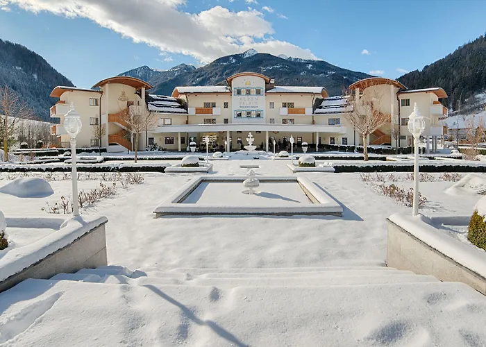  Alpenpalace Luxury Hideaway & Spa Retreat