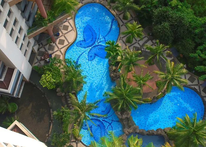  Grand Tropic Suites