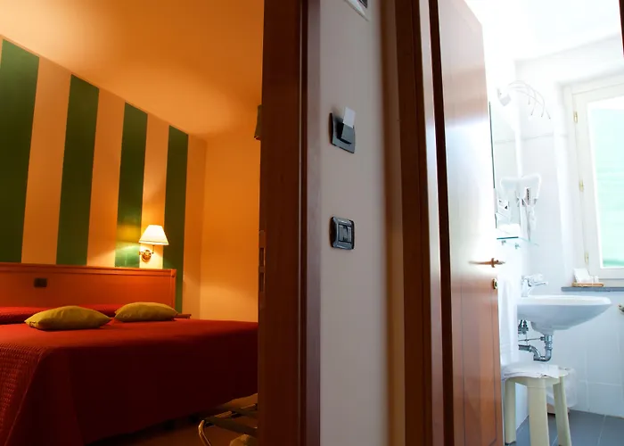 Cheap hotels La Luna