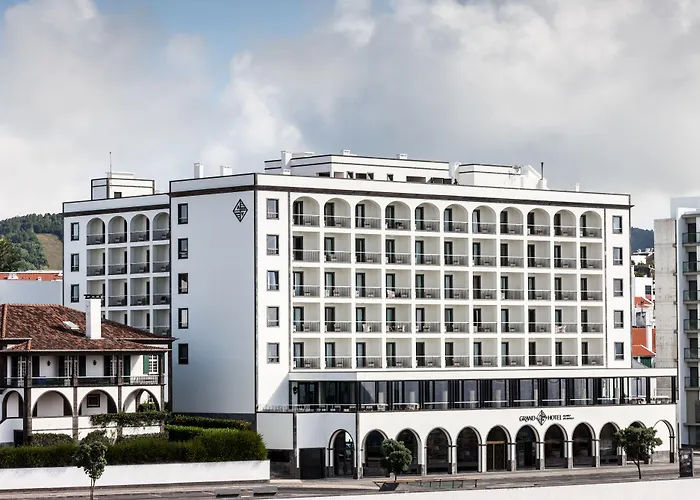 Hotel with view: Grand Hotel Acores Atlantico
