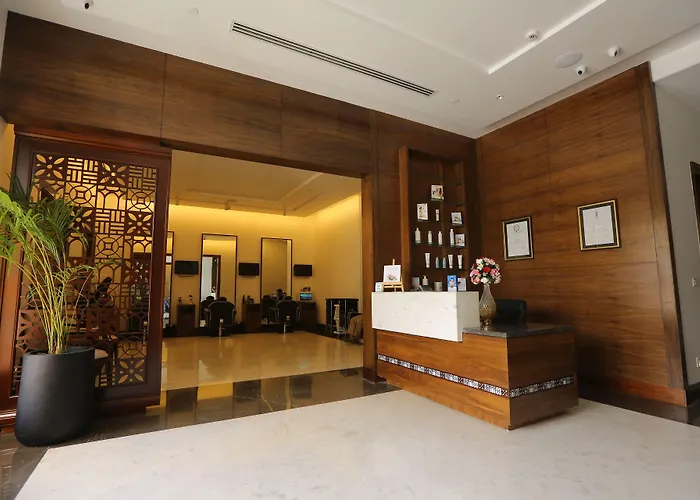 Family Hotel: The Umrao