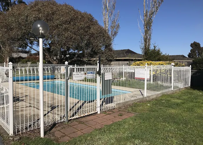 Hotel with view: Alfred Motor Inn