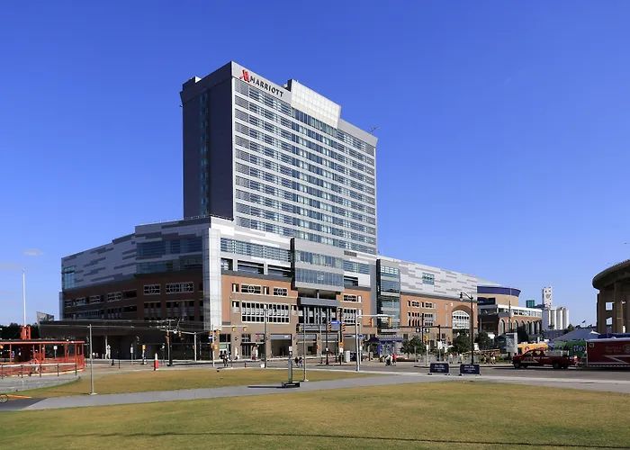 4 star hotel: Buffalo Marriott At Lecom Harborcenter