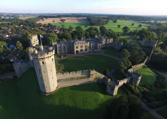 : Warwick Castle Hotel & Knight'S Village