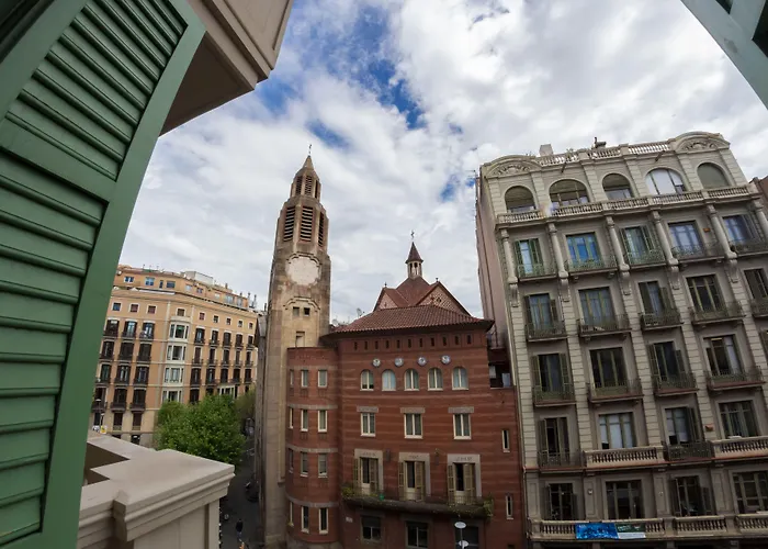 Lodge: Sant Jordi Hostels Rock Palace