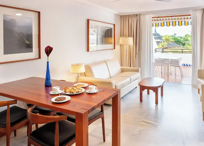 3 sterren hotel: Parque Santiago III Official