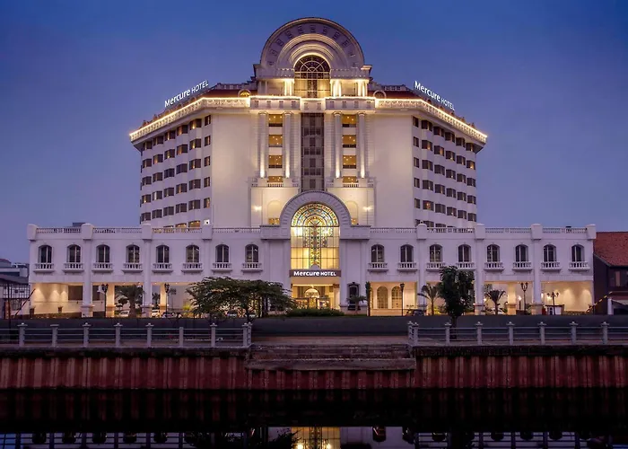 Hotels with pool Mercure Jakarta Batavia