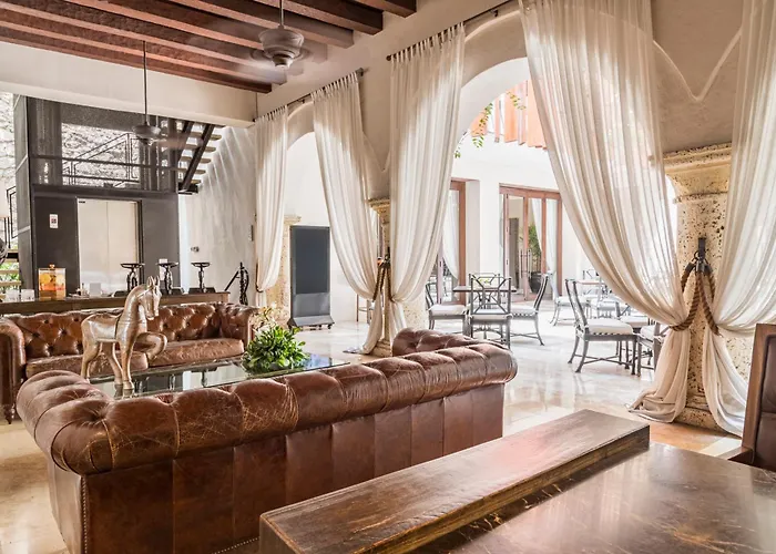 Hotels Close to Airport Bastion Luxury