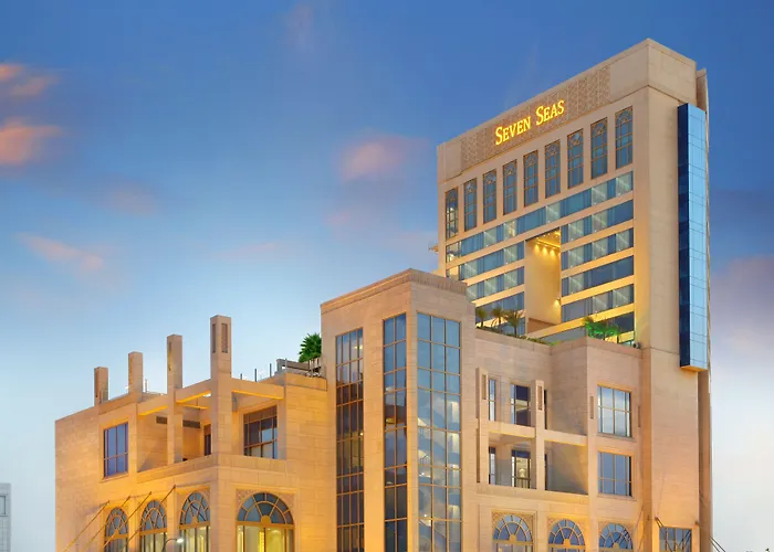 Hotel: Seven Seas Hotel