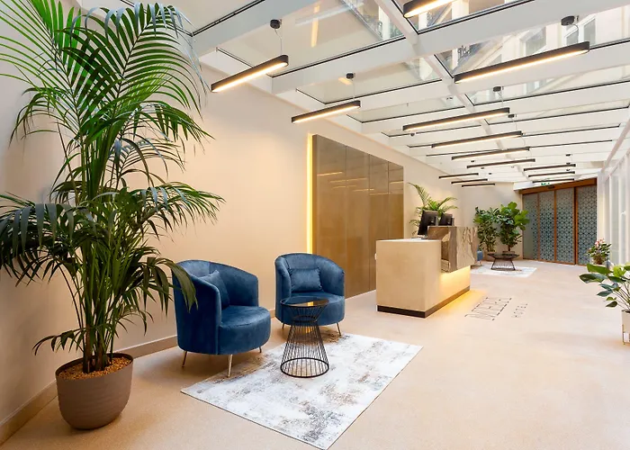 Family Hotel: Mera Hotel