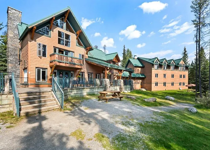 Hotel near College: Hi Lake Louise Alpine Centre - Hostel