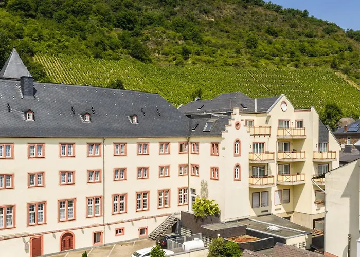 Schloss- Petry