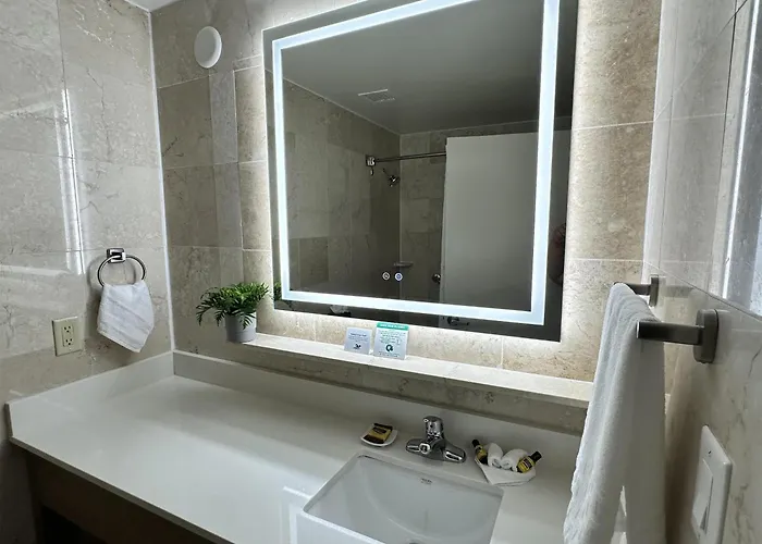 Hotel de playa: Best Western Plus Atlantic Beach Resort