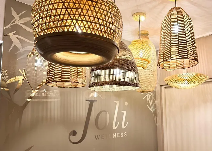  Joli