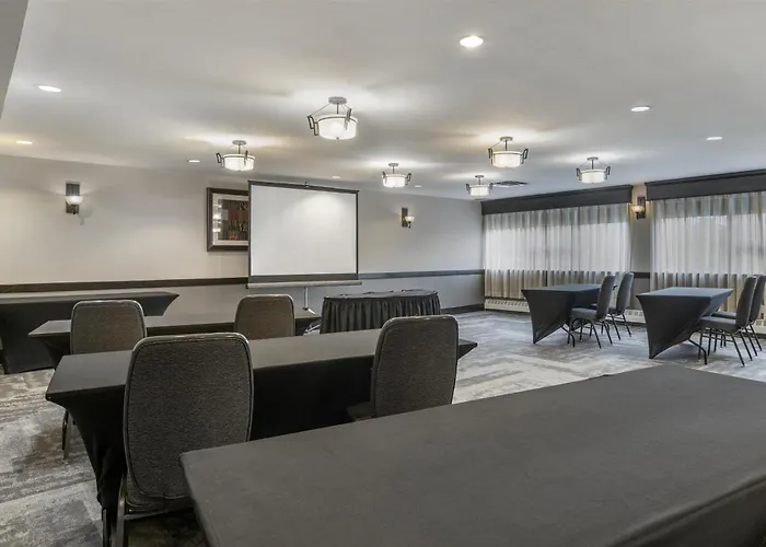 Best Western Plus Chocolate Lake - Halifax