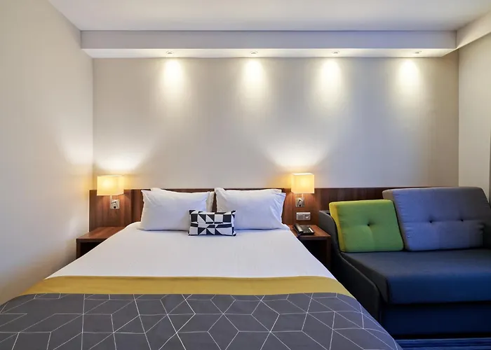 Holiday Inn Express Centre By Ihg