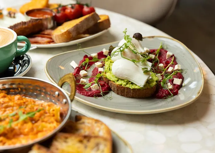 Family Hotel: The Lion & Key Hotel