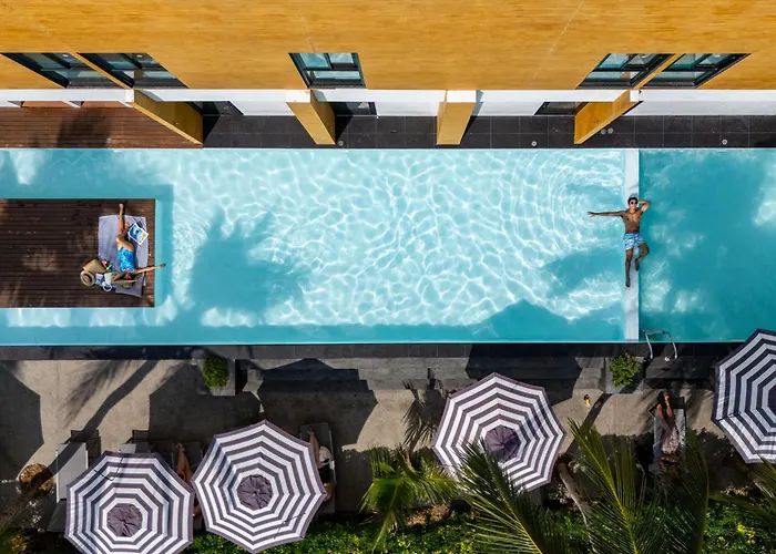Hostel: Book A Bed Poshtel - Sha Plus
