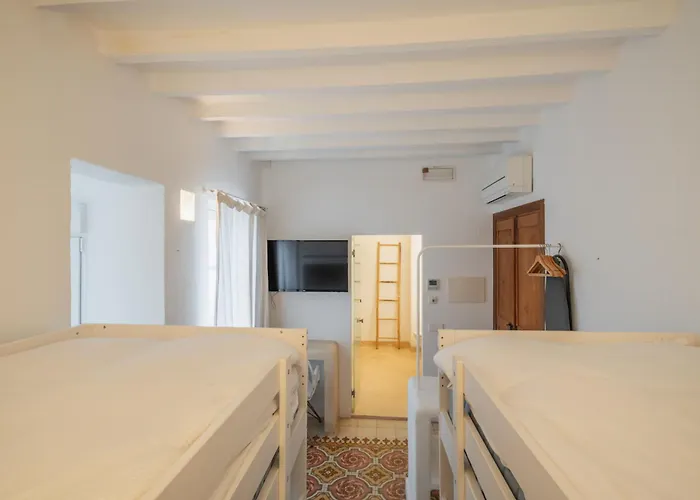 Hotel familiar: Llonga'S Hostel