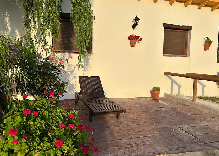 Hotel cerca del colegio: Apartamentos Villa Pirata Tarifa