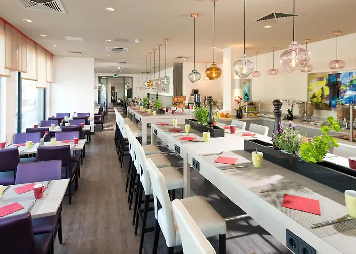 Luxury hotel only: Leonardo Hotel Munich City Olympiapark