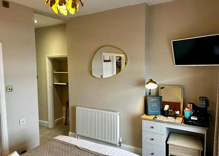 Hotels With Four Stars No5, Beachfront With Free Private Car Park