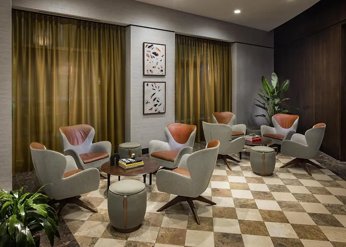 Central hotel: Crowne Plaza Cleveland At Playhouse Square By Ihg