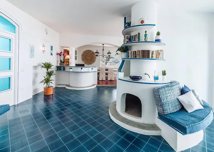 Hotel with Tennis: Villa Livia