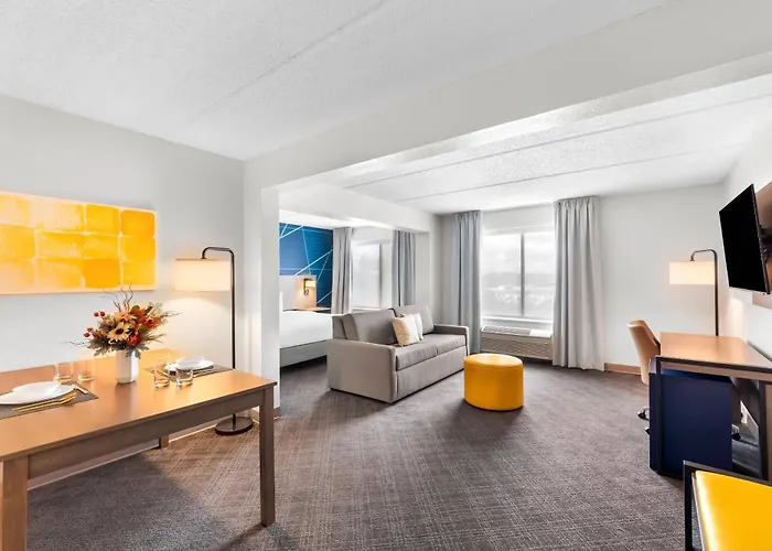 Luxury hotel only: Comfort Suites Austin Airport