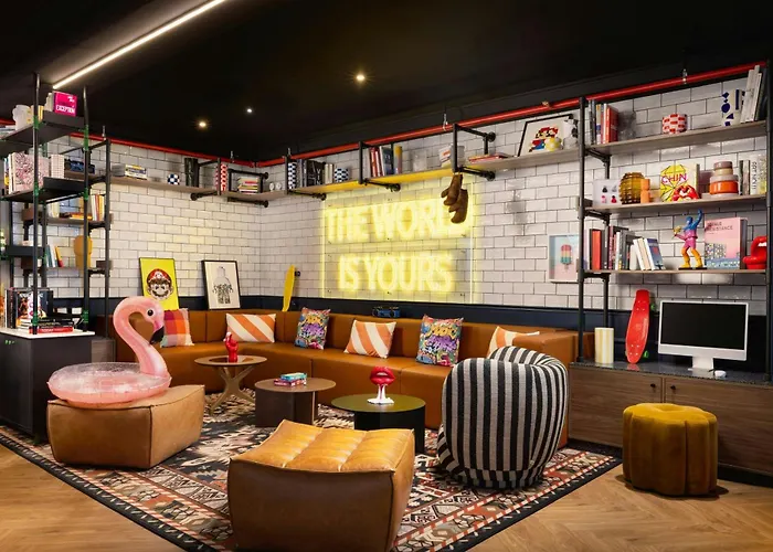 5 star hotel: Moxy Paris La Villette