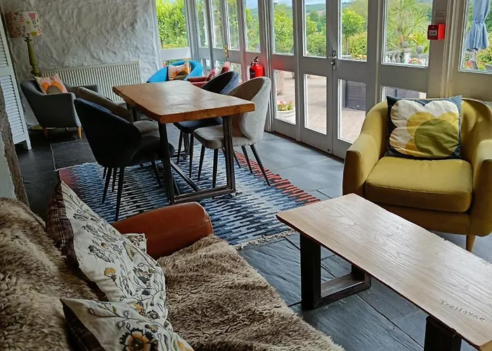 Villa: Trefloyne Manor