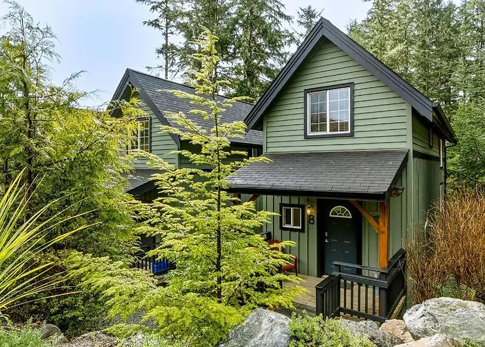 Beach hotel: The Cabins At Terrace Beach