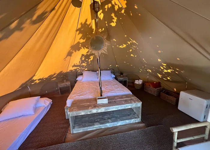 Hotel cerca del colegio: Camping Paxarinas