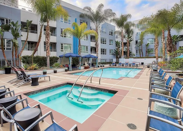Apart hotel: Miracle Mile Apartments