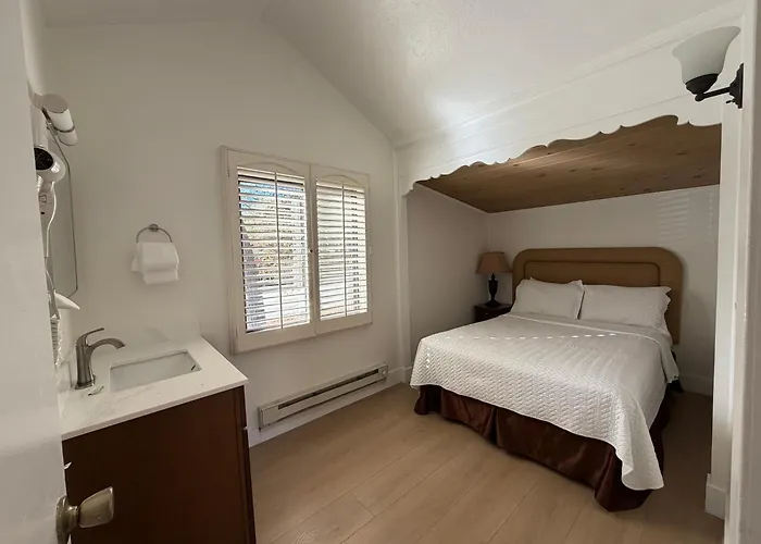 Resorts Guide Carmel Inn