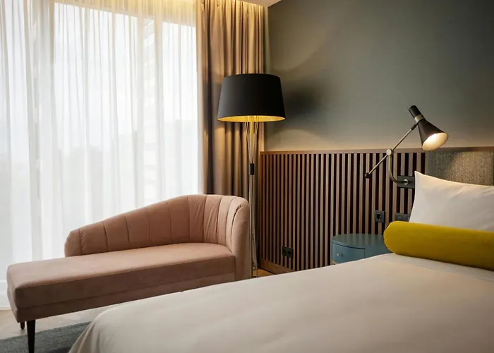 Pet Friendly hotel: Renaissance Porto Lapa Hotel