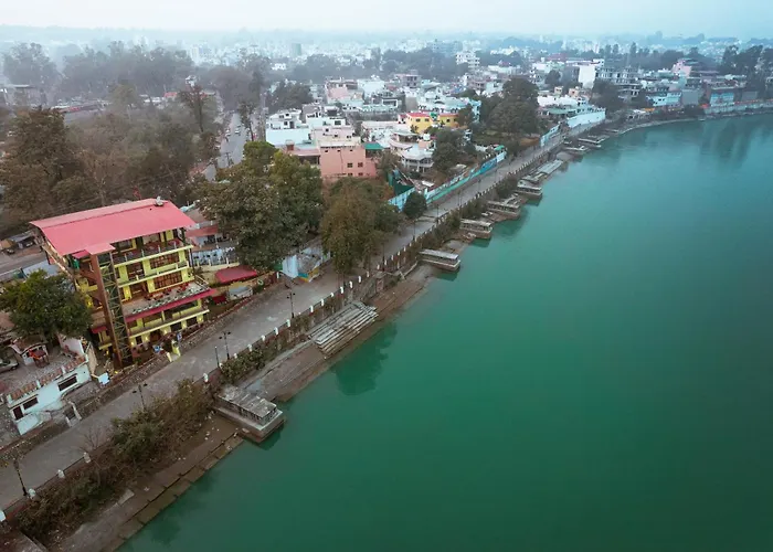 Shanti Naturecure On Ganga