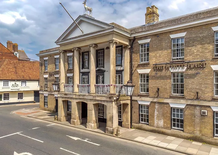 Mercure Salisbury White Hart & Apartments
