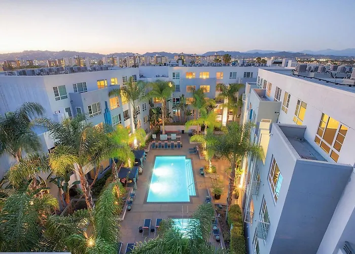 Miracle Mile Apartments